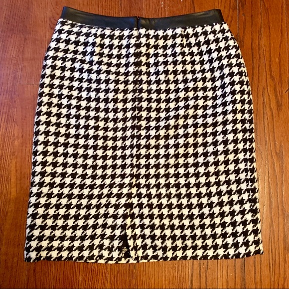 Houndstooth skirt 8 - Picture 3 of 3